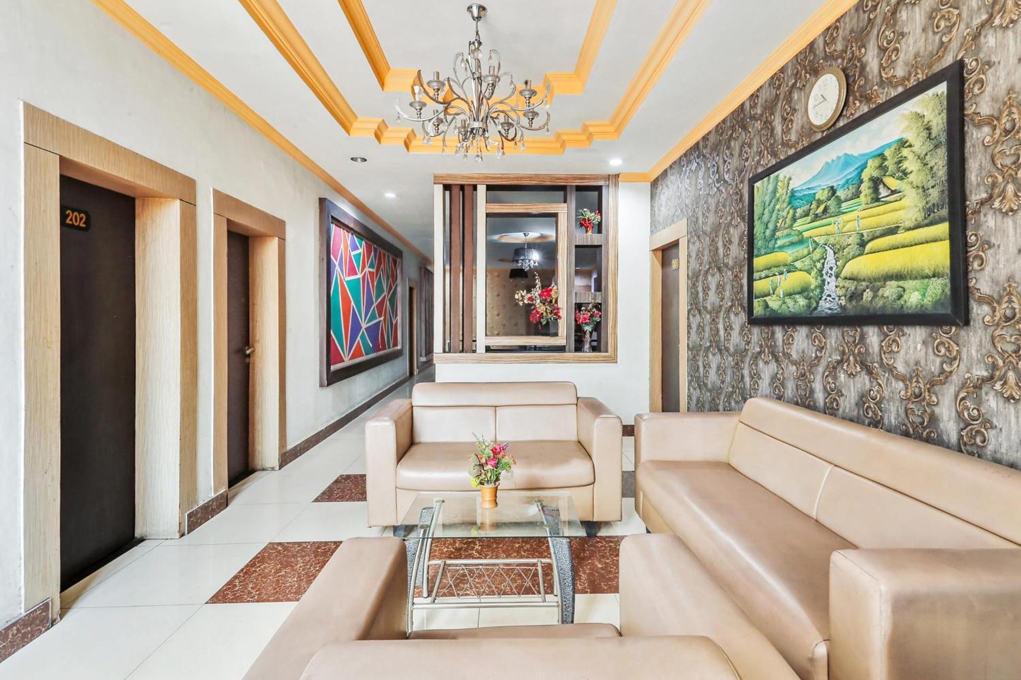 Collection O 93163 Hotel Grand Kartika Parepare エクステリア 写真