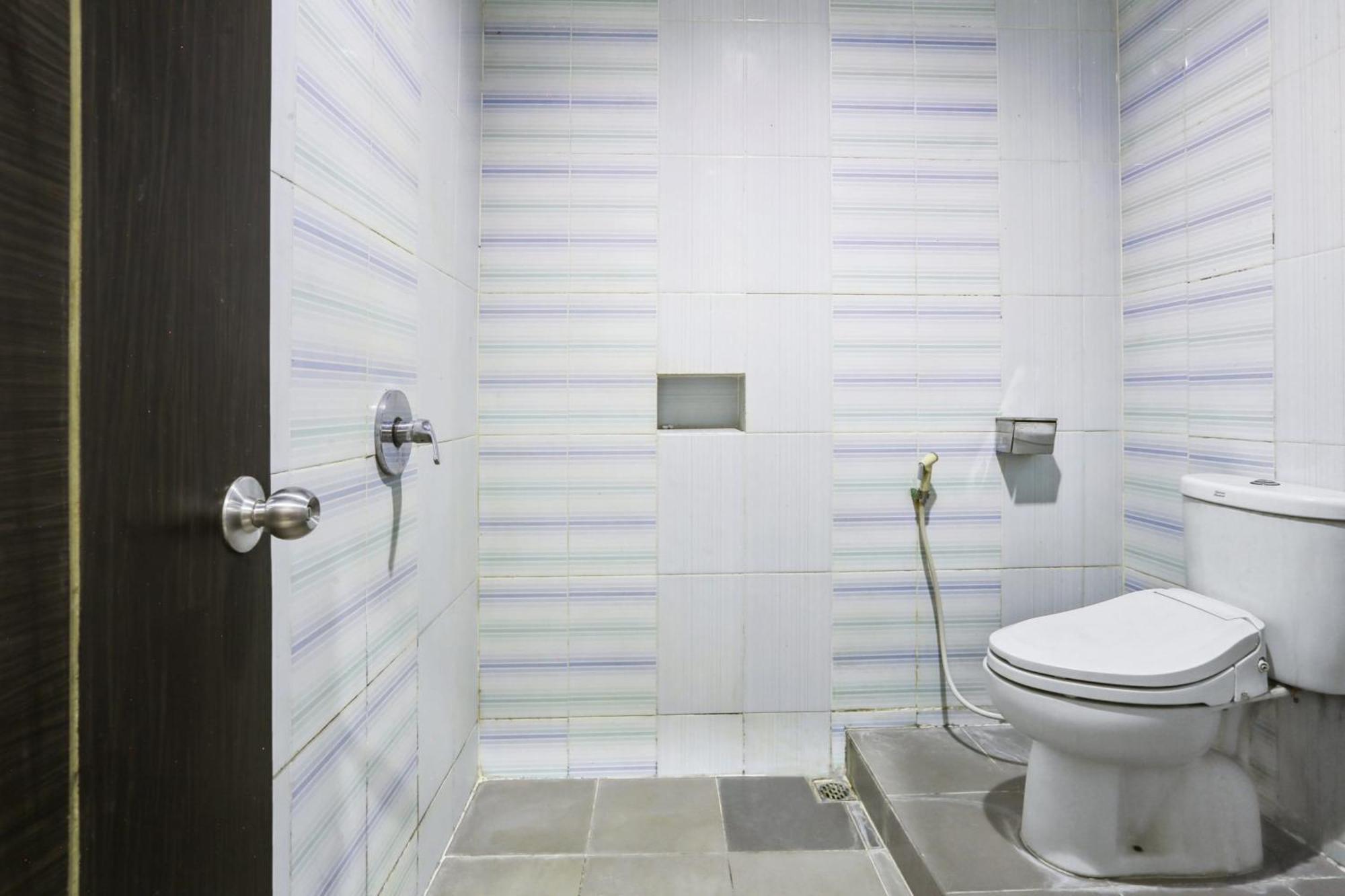 Collection O 93163 Hotel Grand Kartika Parepare エクステリア 写真