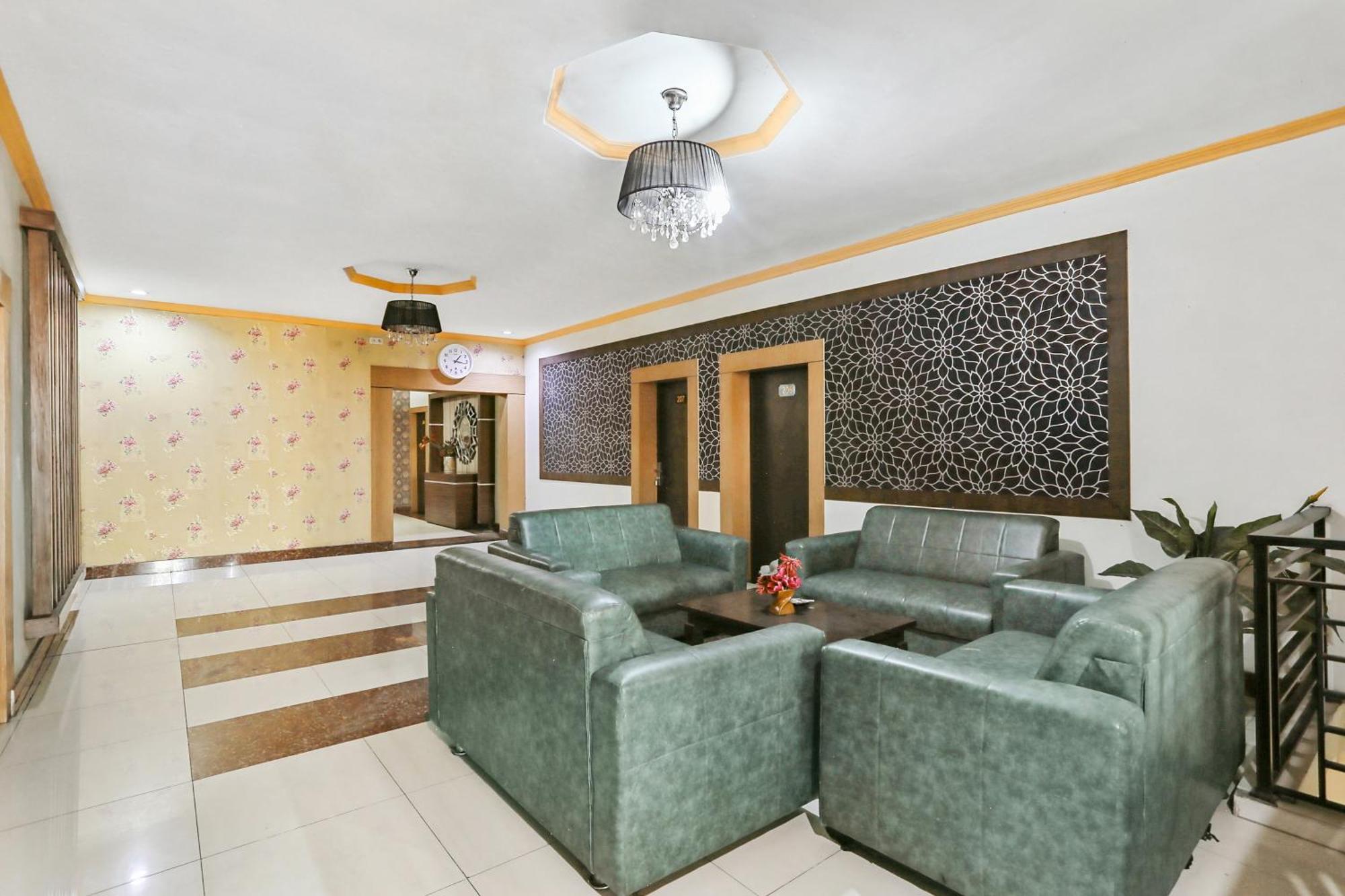 Collection O 93163 Hotel Grand Kartika Parepare エクステリア 写真