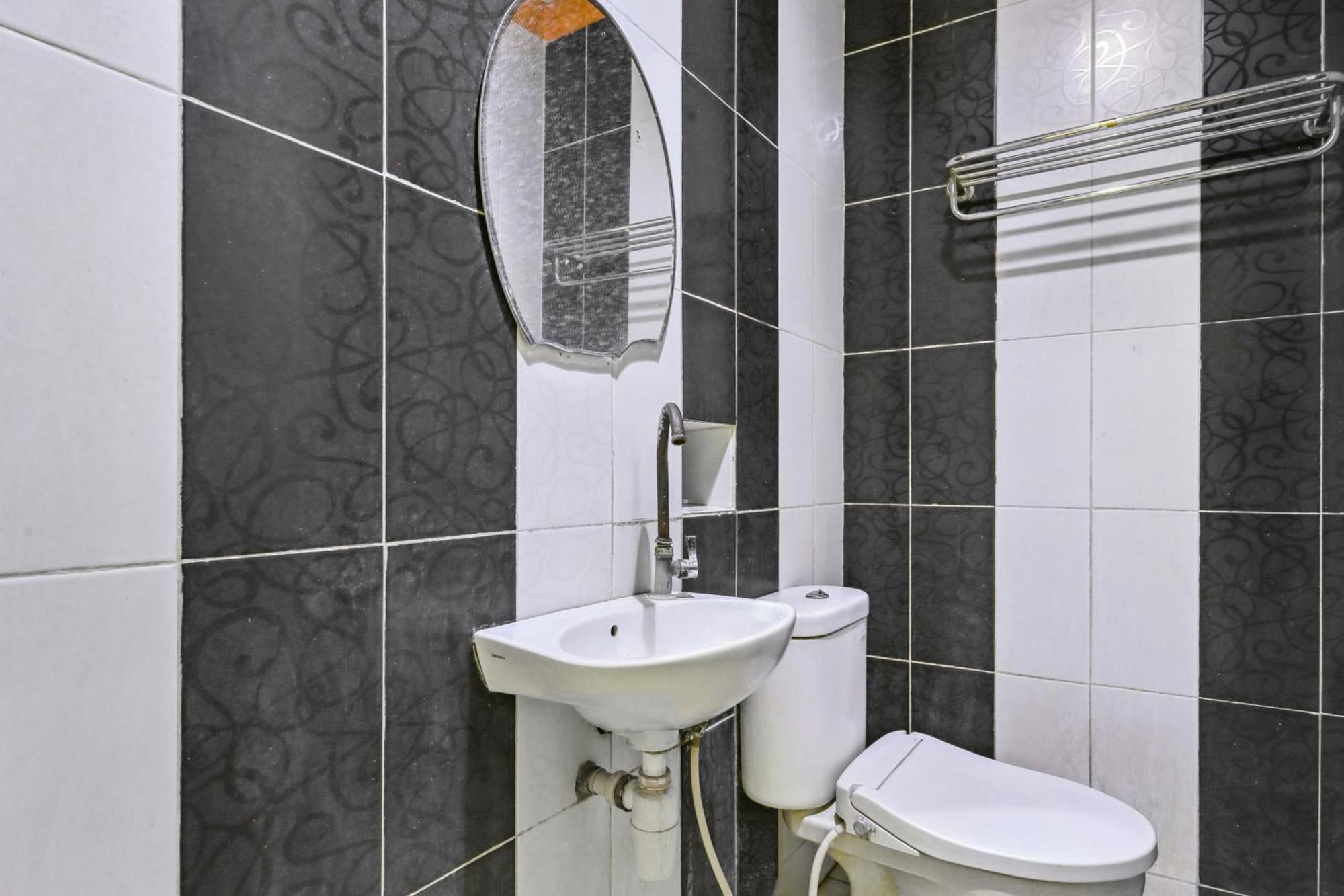 Collection O 93163 Hotel Grand Kartika Parepare エクステリア 写真